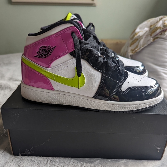 Air Jordan 1 Mid SE Cyber-Active Fuchsia - Picture 11 of 11